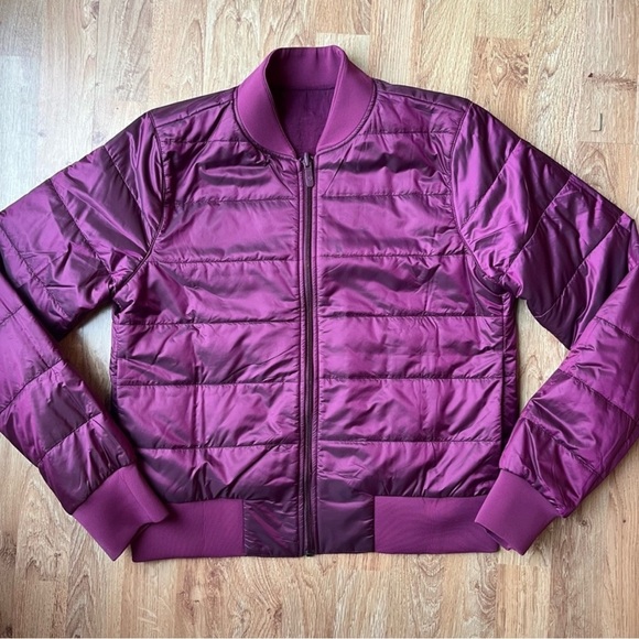 Lululemon Non-Stop Bomber Jacket Quilted
Reversible in Marvel - Women’s Size 6 - Picture 4 of 14